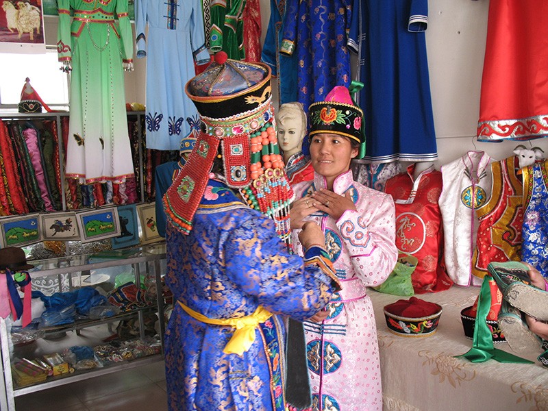 蒙古族服饰制作技艺